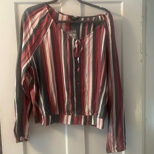 XL. Long sleeve express blouse. Grey pink and white. Button detail down front.